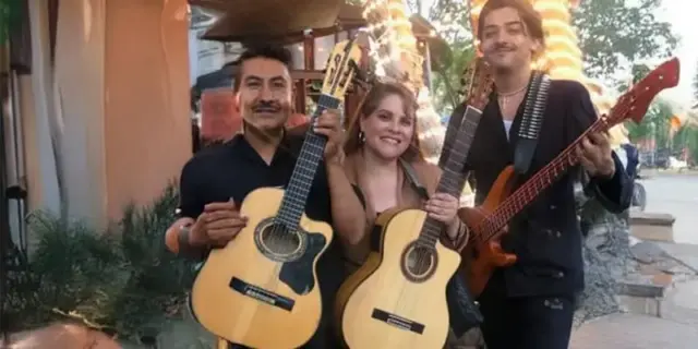 Event strolling mariachis